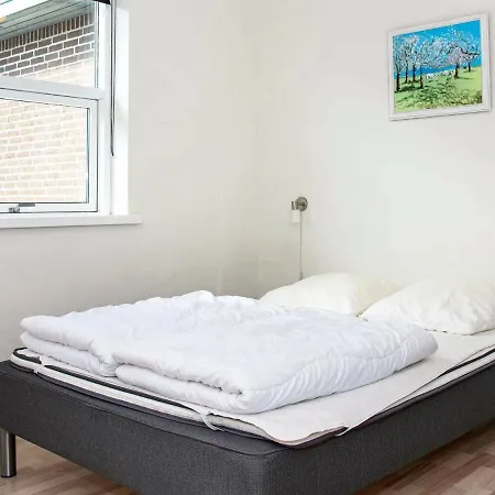Spacious Holiday In Orsted Jutland With Pool بيت للعطل