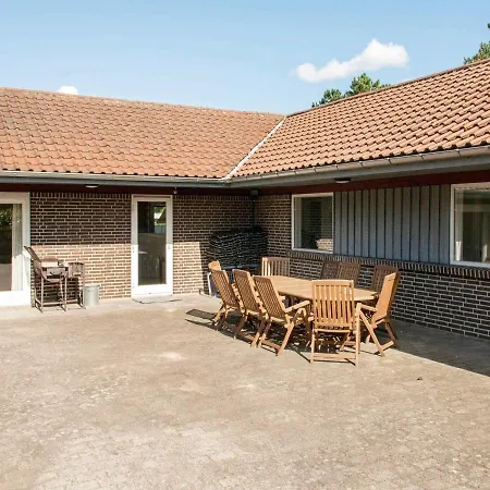 Spacious Holiday In Orsted Jutland With Pool بيت للعطل